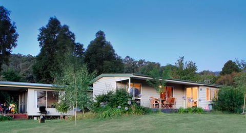 Queens Cottage - Accommodation Perth 0