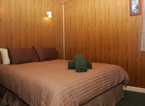 Royal Coachman Ski Lodge - Accommodation Perth 1