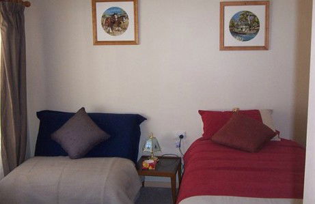 Azalea Cottage - Accommodation Perth 4