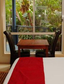 Azura Beach House Bed And Breakfast - Accommodation Perth 2