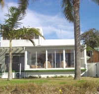 8 Seaview Crescent - Accommodation Perth