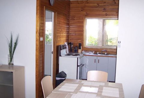 2 Dogs Cottages - Perth Resorts 3