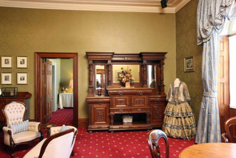 Mandelson's Of Goulburn - Accommodation Perth 3