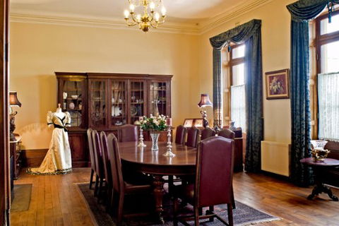 Mandelson's Of Goulburn - Accommodation Perth 4