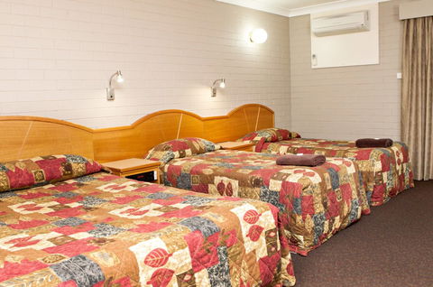 Hilltops Retreat Motor Inn - Accommodation Perth 2