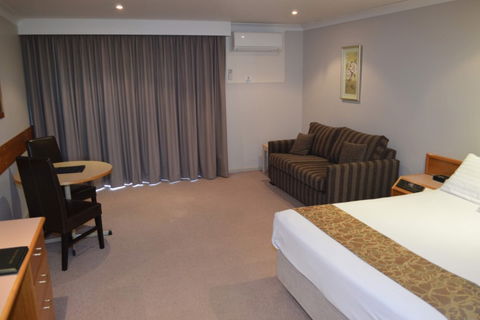 Hilltops Retreat Motor Inn - Accommodation Perth 3
