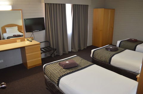 Hilltops Retreat Motor Inn - Accommodation Perth 8