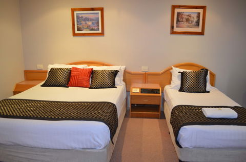Hilltops Retreat Motor Inn - Accommodation Perth 9