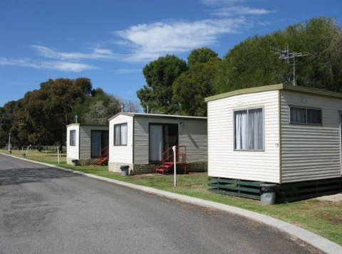 Leeton Caravan Park - Accommodation Perth 2