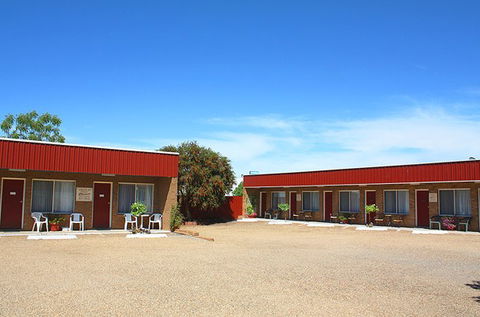 Camellia Motel - Accommodation Perth 0