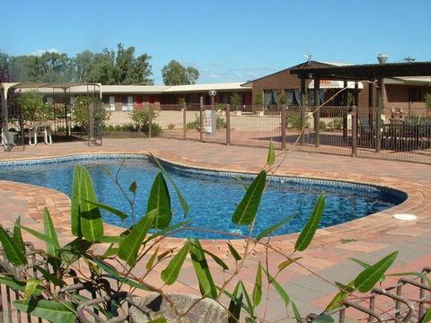Newell Motor Inn - Accommodation Perth 5