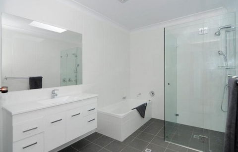 Baileys, Gerringong - Accommodation Perth 4