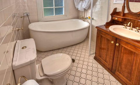 Bridal Falls Cottage - Accommodation Perth 0