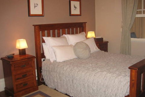 Bridal Falls Cottage - Accommodation Perth 2