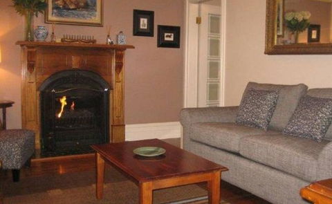 Bridal Falls Cottage - Accommodation Perth 4