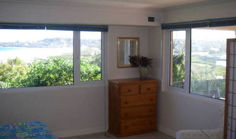 A Beach House Near Manly - Perth Resorts 1