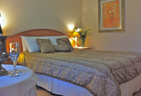 Champagne Rose Suite - Perth Resorts 1