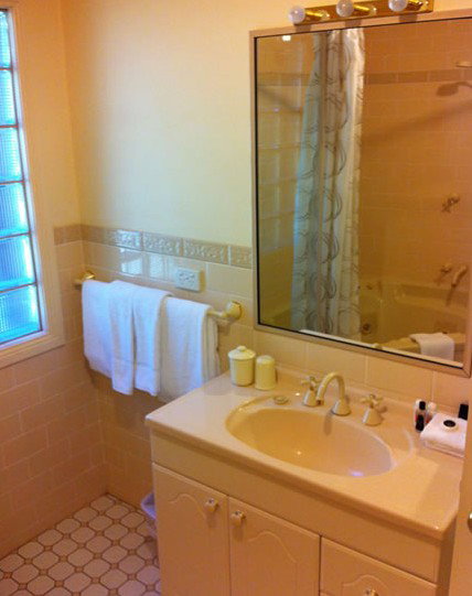 Champagne Rose Suite - Perth Resorts 2