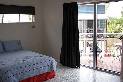 Emu's Beach Resort - Accommodation Perth 1