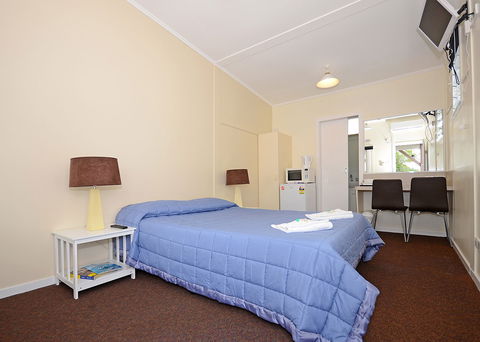 Ned Kellys Motel - Accommodation Perth 2