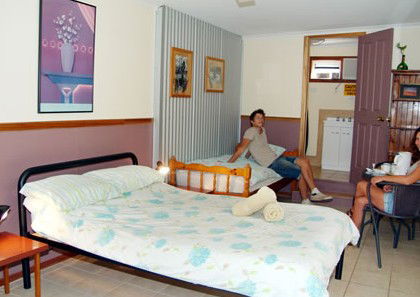 Woolshed Backpackers - Accommodation Perth 3