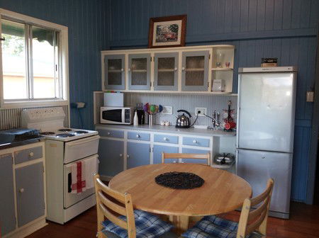 Auckland Street Queenslander - Accommodation Perth 3