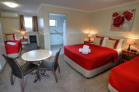 Apple And Grape Motel - Perth Resorts 4