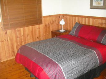 Alpine Lodge - Holiday Home - Accommodation Perth 3