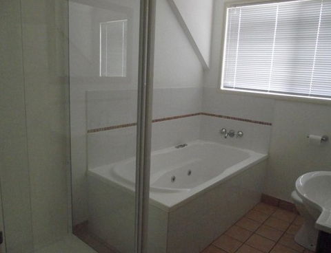 Aliana - Holiday Home - Accommodation Perth 6