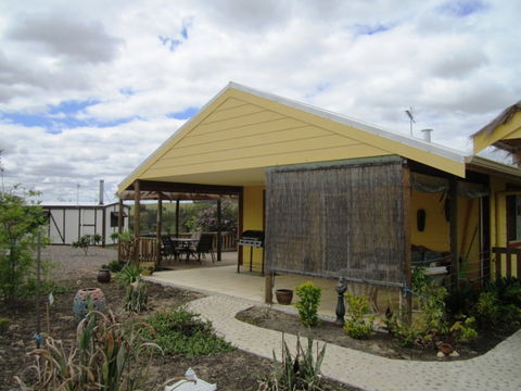 Lavendale Farmstay And Cottages - Accommodation Perth 3