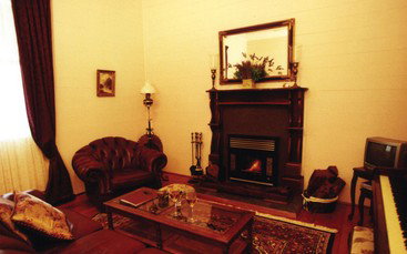 Banksia House Bed & Breakfast - Accommodation Perth 1