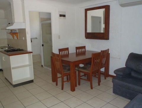 Beachside Holiday Units - Accommodation Perth 3