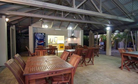 Comfort Suites Trinity Beach Club - Accommodation Perth 4