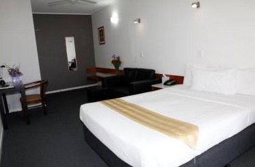 Ayr Travellers Motel - Accommodation Perth 0