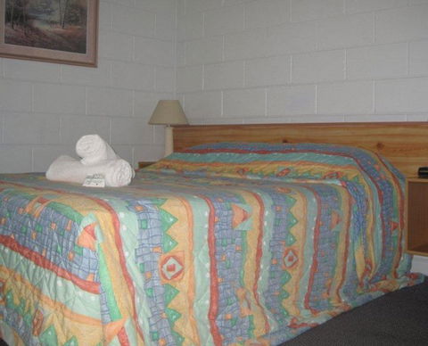 Country Road Motel - Accommodation Perth 1