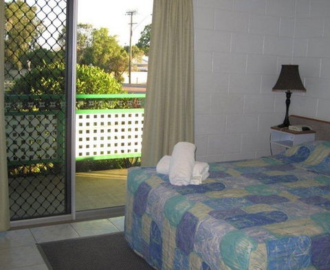 Country Road Motel - Accommodation Perth 2