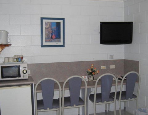 Country Road Motel - Accommodation Perth 4