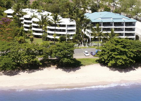 Roydon Beachfront Holiday Apartments - Accommodation Perth 2