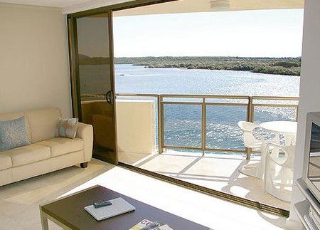 Trafalgar Towers - Accommodation Perth 2