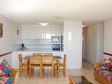 Trafalgar Towers - Accommodation Perth 3