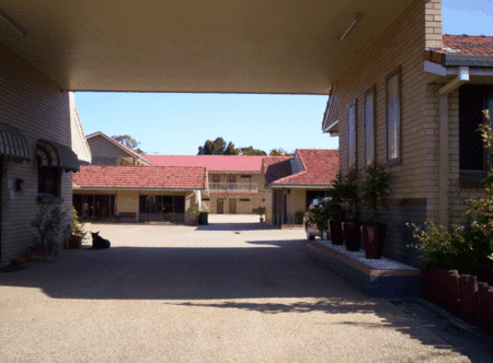 Carseldine Court Motel - Accommodation Perth 2