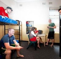 Maze Backpackers And Cb Hotel - Accommodation Perth