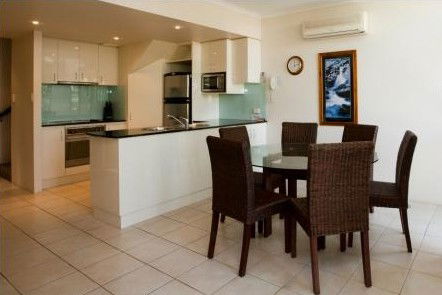 A Tropical Nite - Accommodation Perth 2