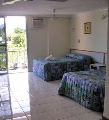 Cairns Holiday Lodge - Accommodation Perth 2