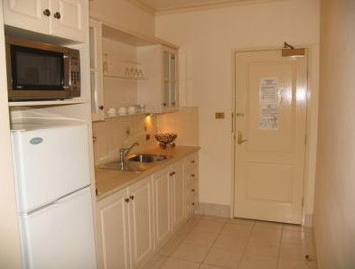 The Lawson Motor Inn - Accommodation Perth 3
