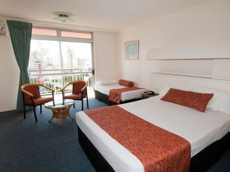 Islander Resort Hotel - Accommodation Perth 0