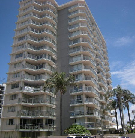 Pacific Regis Beachfront Apartments - Accommodation Perth 1
