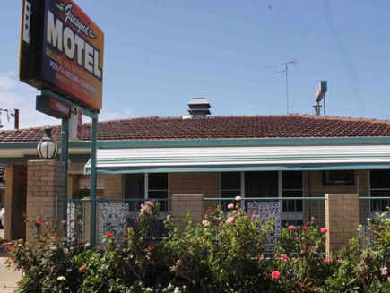 Gunsynd Motor Inn - Perth Resorts 1