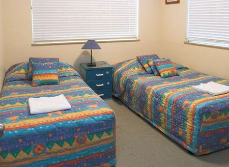 Coral Sea Apartments - Accommodation Perth 2
