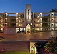 Norfolks On Moffat Beach - Perth Resorts